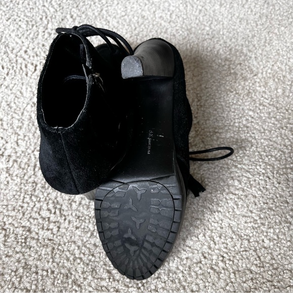 Ann Klein Black Suede Ankle Boot, Size 11 - Picture 5 of 10
